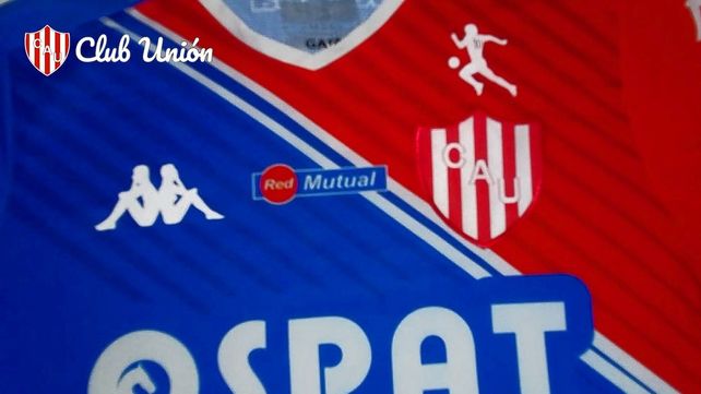 La camiseta de Unión para jugar ante Racing en homenaje a Diego Maradona.
