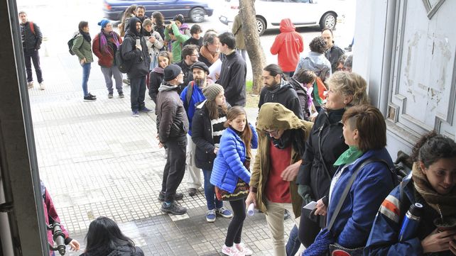 Más de 100 personas apostataron este viernes en Paraná