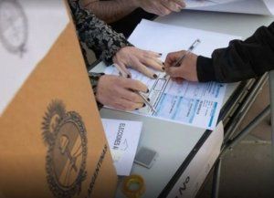 Elecciones 2025: el PJ aportó suspenso y alumbró una lista encabezada por Caren Tepp