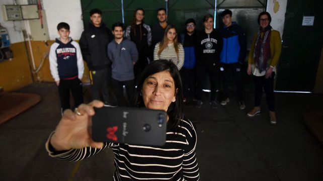 Diseñaron una bicicleta ecológica que tritura plástico para el reciclado