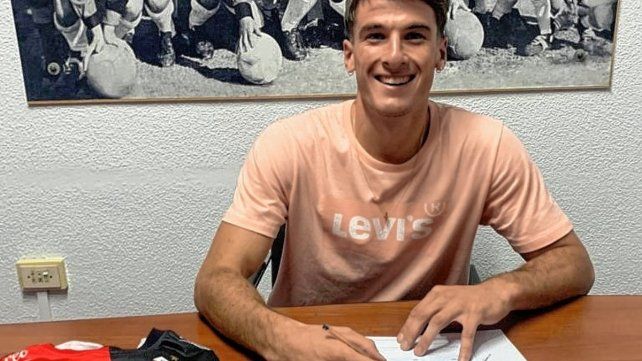 Finalmente, Agustín Arcando firmó contrato en Colón