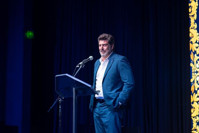 Javier en la noche rosarina en que festejaron los 30 años de MSC.
