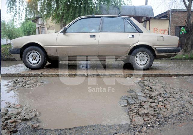 Bacheo. Los fondos tienen como destino específico el mantenimiento de la red vial municipal./ Mauricio Centurión.
