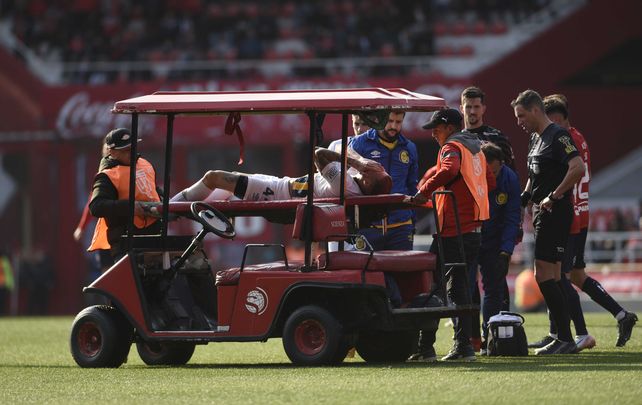 Módica intentó seguir en cancha, pero no pudo. Dejó el campo de juego con mucho dolor.