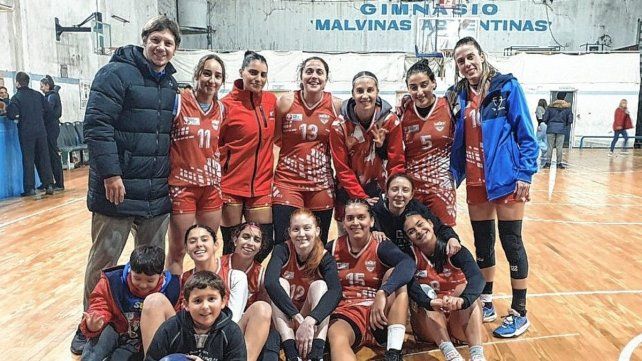 Santa Rosa goleó como visitante a República del Oeste y pasó a liderar en soledad el Torneo Apertura Femenino de Básquet. Santa Rosa goleó como visitante a República del Oeste y pasó a liderar en soledad el Torneo Apertura Femenino de Básquet.