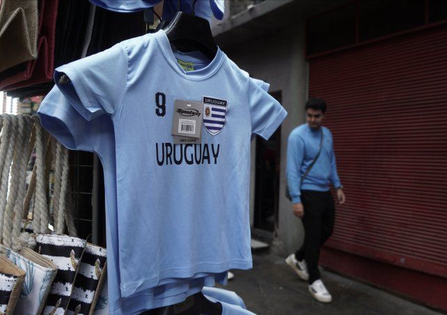 La camiseta de la Celeste es furor por estos días en Uruguay