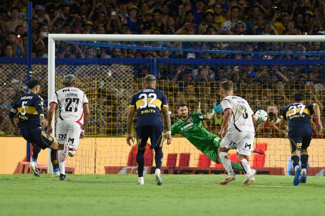 El último enfrentamiento entre Newell's y Boca fue triunfo 2-0 del Xeneize.