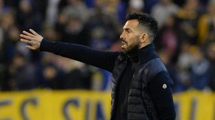 Tevez parece estar decidido a plasmar cinco defensores ante Aldosivi. El Apache quiere sumar como sea