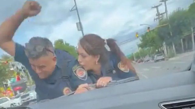 Imputaron por violación al conductor que embistió a policías en un control vial en Córdoba
