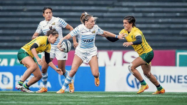 Antonella Reding de Echagüe de Paraná en plena acción con la camiseta de Las Yaguaretés.