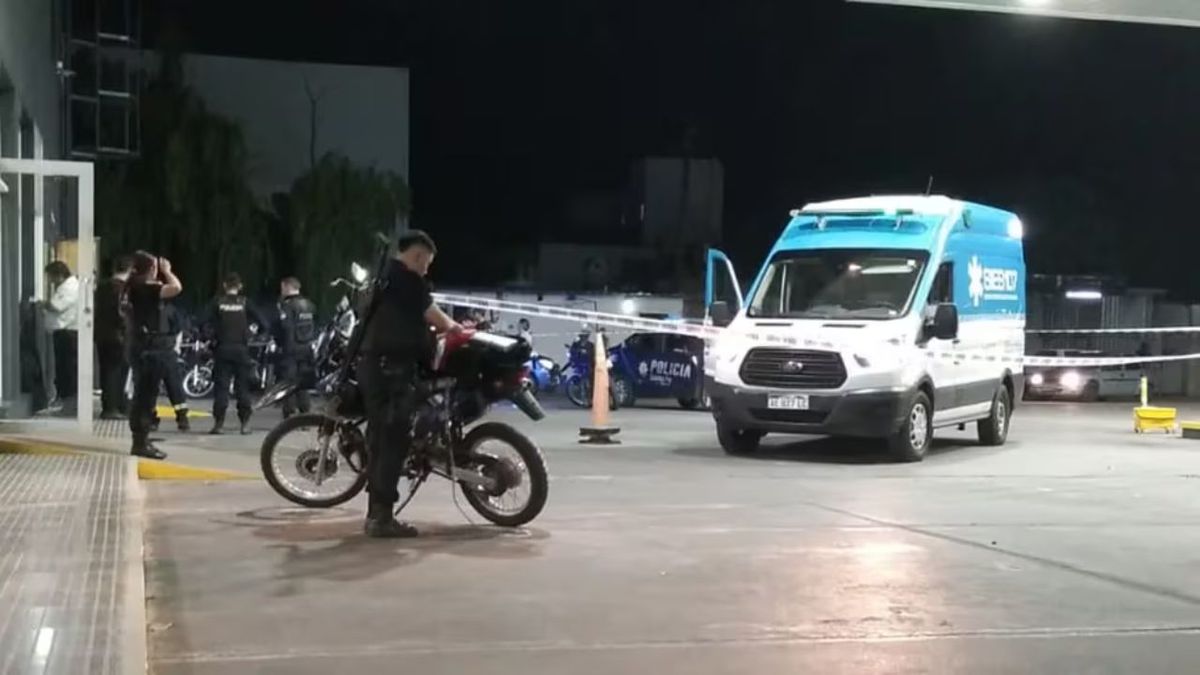 Matan a joven encargado de playa en gasolinera y dejan mensaje contra el gobernador