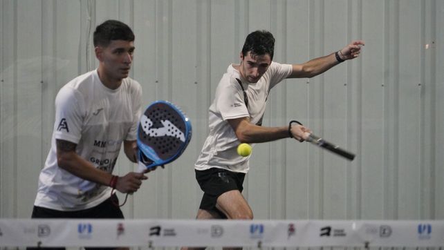 Fabricio Peiron y Matías González dieron dura batalla en la final en el Rosario Arena Sports.