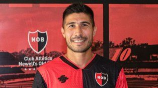 Luciano Lollo fue presentado como refuerzo en Newells. Fue pedido especialmente por el DT Soso.