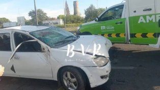 Paraná: joven resultó herido al volcar su auto en Circunvalación y Blas Parera