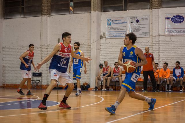 Regatas Coronda y Rivadavia B estarán en el cuadrangular reclasificatorio