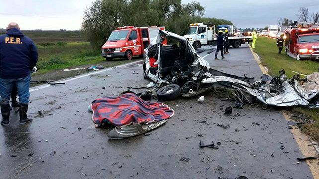 Sigue internado el hijo del matrimonio que murió en un choque frontal en la ruta nacional 12