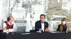 El intendente Javkin y el secretario de Salud este viernes en el Galpón 11. El intendente Javkin y el secretario de Salud este viernes en el Galpón 11.
