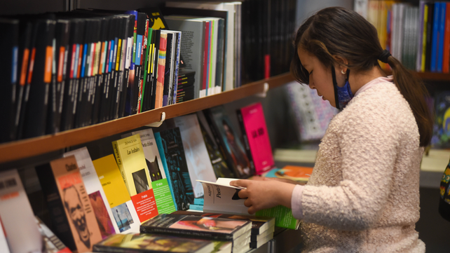 Nueva jornada en la Feria del Libro Rosario con diversas actividades
