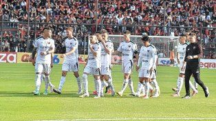 El plantel de Colón se llamó a silencio tras la derrota en el Brigadier ante Chaco For Ever