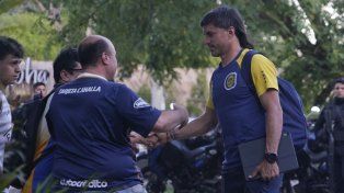 Ignacio Malcorra saluda a los hinchas en Santiago del Estero.