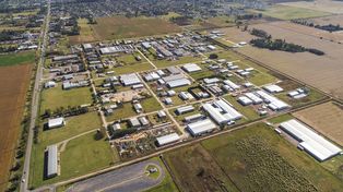 El parque industrial “La Victoria”, una muestra del polo productivo del sur provincial.