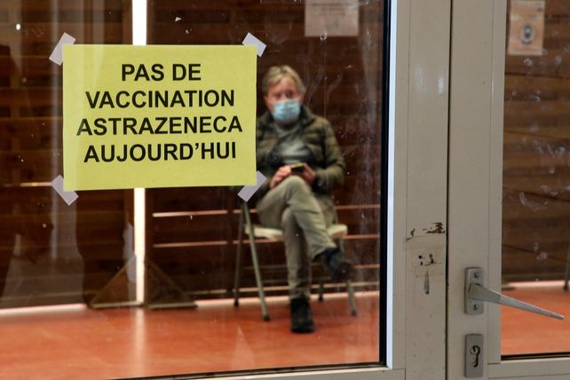 FRANCIA. Un cartel en un centro de salud anuncia “hoy no se vacuna”.