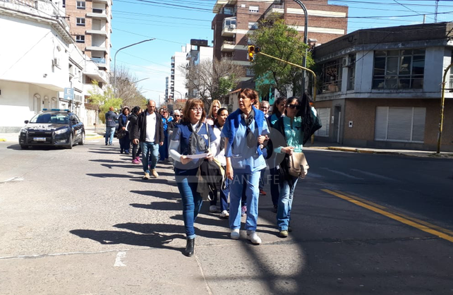 De la movilización participaron unas 80 personas.