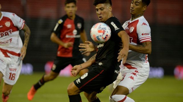 Newells no pudo ganar en el debut de Burgos pero mostró algunos cambios