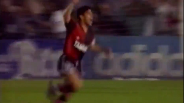 Maradona anotó un golazo desde afuera del área para darle la victoria a Newells.