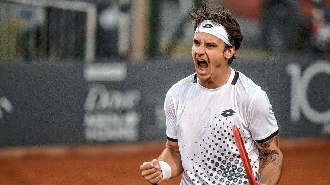Camilo Carabelli avanza en el Challenger de Alemania.