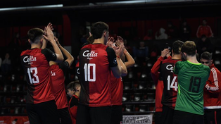 Los amantes del futsal vieron un partido lleno de goles
