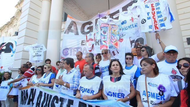 Los gremios docentes rechazaron la propuesta salarial porque no se ajusta a los índices de inflación