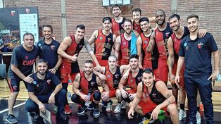 Colón superó a Echagüe y dejó atrás su serie negativa en la Liga Argentina de Básquet.