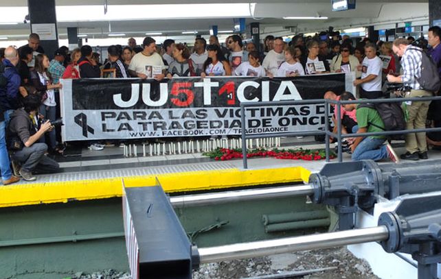 Dolor y críticas en el conmovedor homenaje a las víctimas de Once