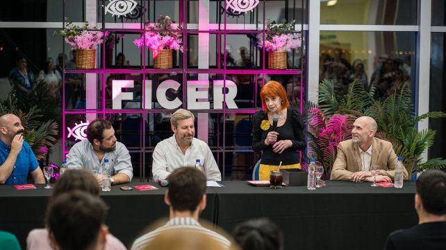 FICER: el gobernador Rogelio Frigerio entregó el premio Tilda Thamar a la trayectoria