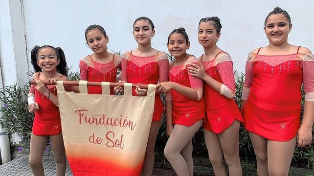 Julia Tactagi practica el deporte hace más de 13 años. Es profesora en la Fundación de Sol y se sigue especializando dentro del patín artístico.