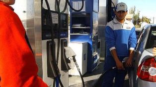 Trabajadores aseguran que luego de la intervención a YPF hay más combustible