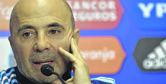 A pura explicación. Sampaoli habló de todos los temas relacionados a la selección nacional.