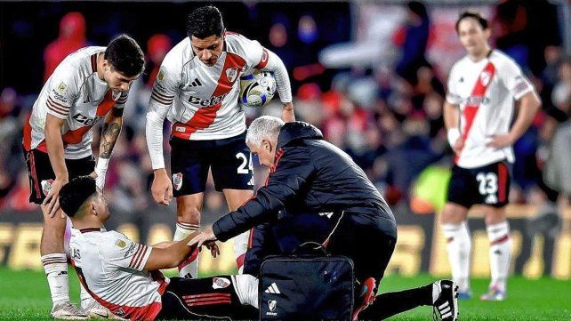 Maximiliano Salas sufrió un esguince de rodilla y estaría al margen de las canchas por tres semanas.