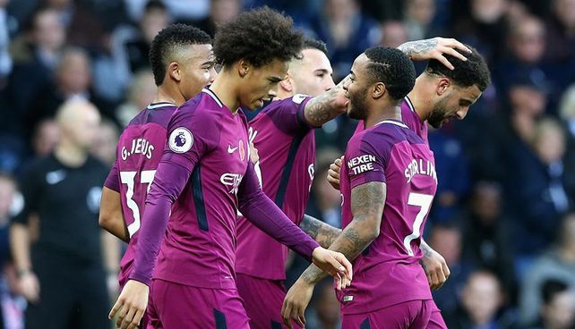 Manchester City no se mueve de la cima