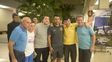 Pieza clave. Walter Montoya posa junto a algunos hinchas en el lobby del hotel, donde se&nbsp;alojó Central.