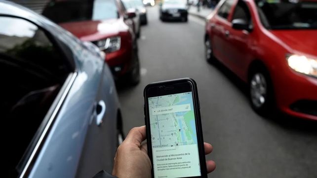 Pese a que no está habilitado, la actividad comercial de Uber en Rosario está en crecimiento. 
