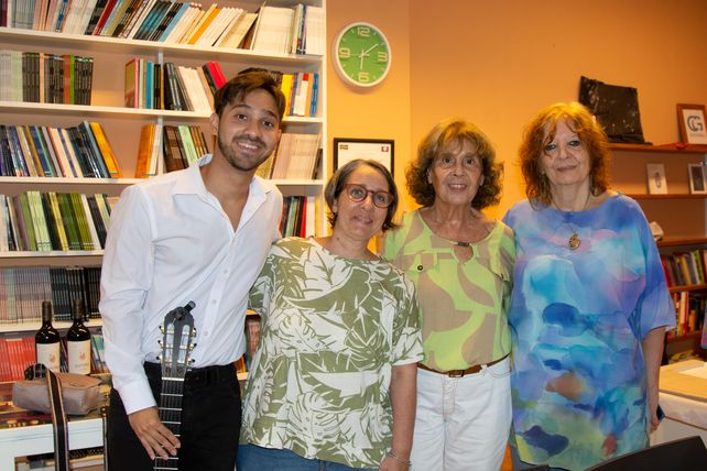 Sebastián Sanginesi, Clarisa Vitantonio, Tona Taleti y Liliana Jones