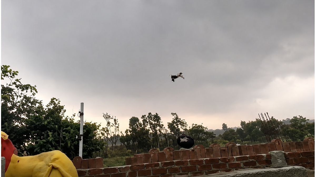 Temporal de viento en India: un hombre salió volando y hay más de 100 muertos