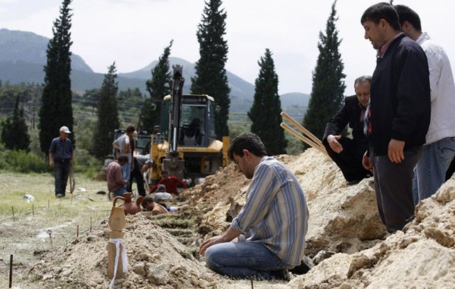 Los trabajos de rescate continuaban intensamente hoy tras la tragedia. (Foto: Reuters)