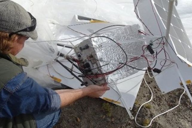 Sorpresa en Santa Cruz por la caída de un globo aerostático de la NASA