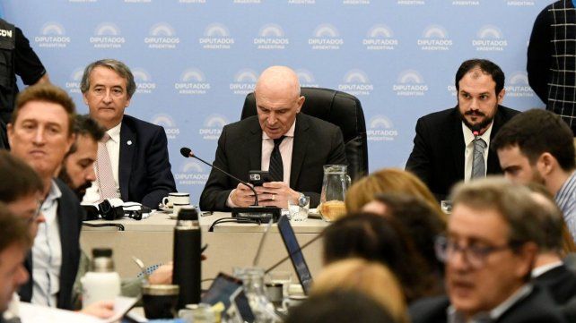 Ley Bases: Diputados dictaminó a favor y se votaría en días