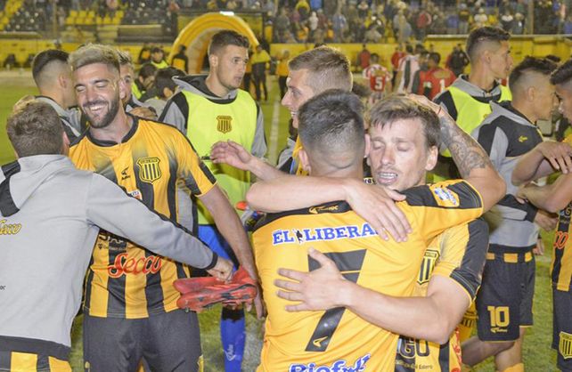 Mitre goleó a Barracas Central en el cierre de la 7ª fecha