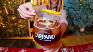 El vermut como plan social en Rosario: sabores litoraleños, música en vivo y coctelería