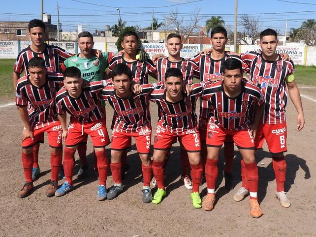 El puntero de la Primera B de la Liga Santafesina de Fútbol es Juventud Unida de Candioti que visitará este fin de semana a Loyola en barrio Yapeyú.